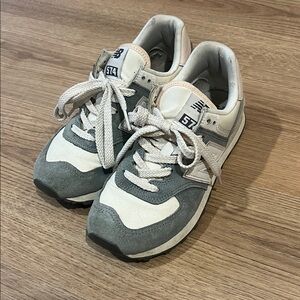 New Balance Women’s ' Green and Cream Sneakers 574